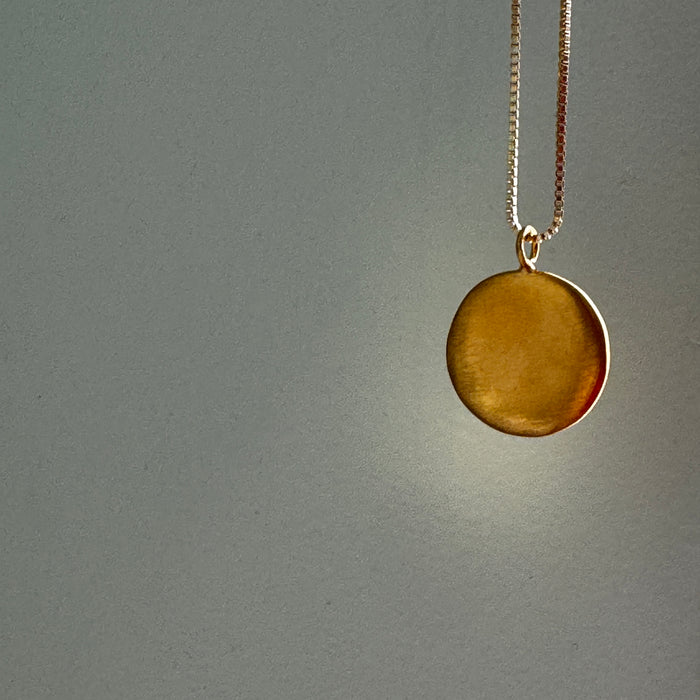 large disc necklace: Vermeil